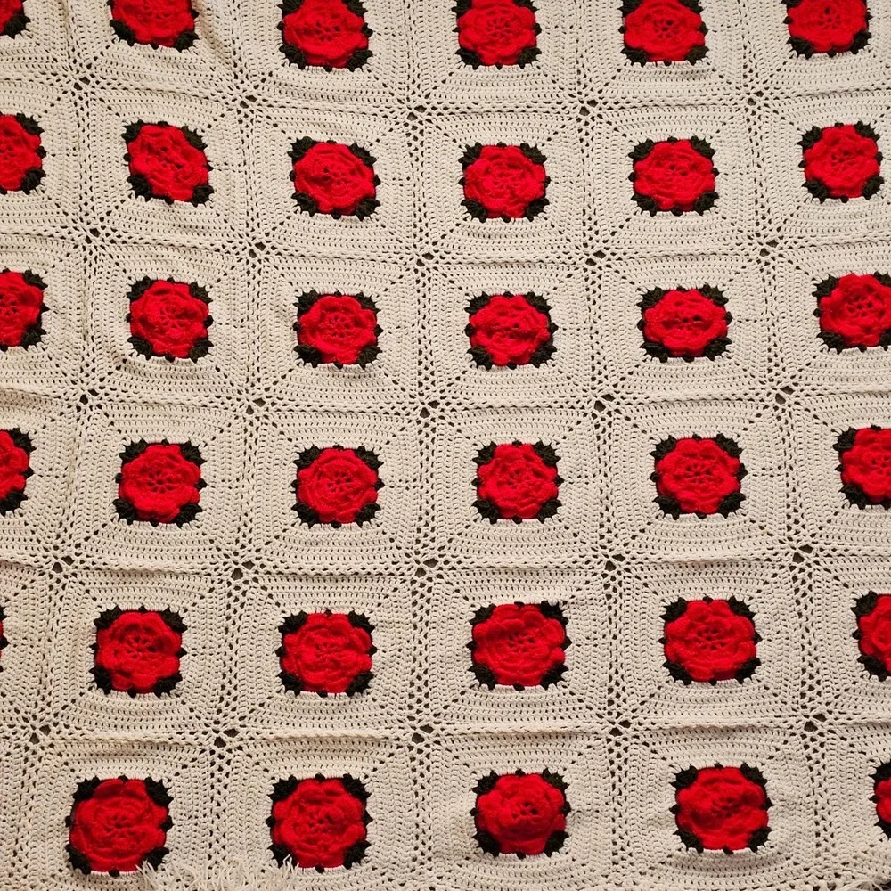 Vintage 70s Handmade Crochet Afghan Blanket Red Rose Granny Squares Fringe Throw